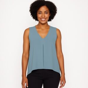 Naturals D&Co. Blue Sleeveless V-Neck Hi-Low Hem Blouse Size M